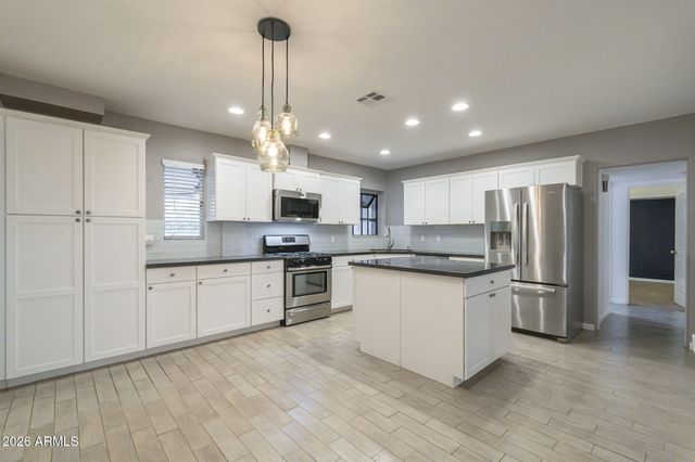 4208 E WILSHIRE Drive, Phoenix, AZ 85008