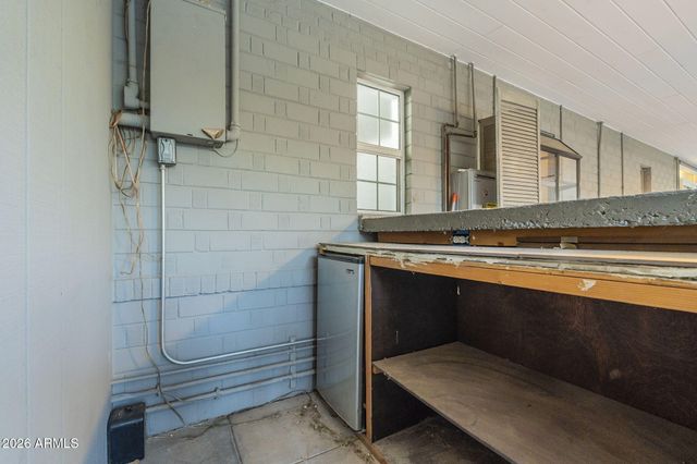 4208 E WILSHIRE Drive, Phoenix, AZ 85008