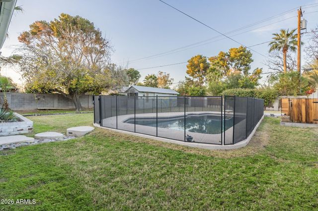 4208 E WILSHIRE Drive, Phoenix, AZ 85008