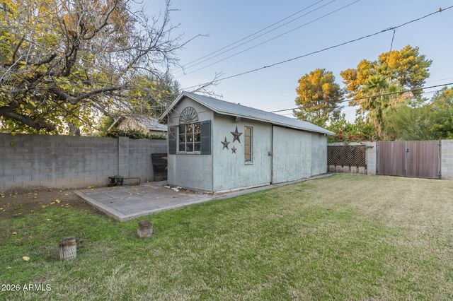 4208 E WILSHIRE Drive, Phoenix, AZ 85008