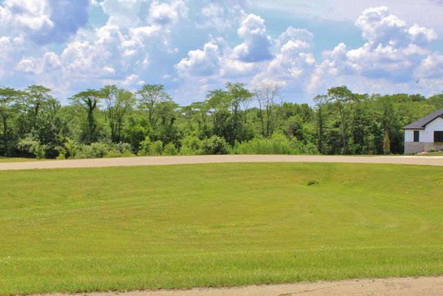 2304 Oakwood Lane, Marseilles, IL 61341