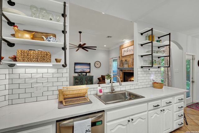 1159 CHERRY HL, New Braunfels, TX 78130