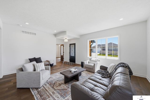 7740 Vera Drive, Lincoln, NE 68516
