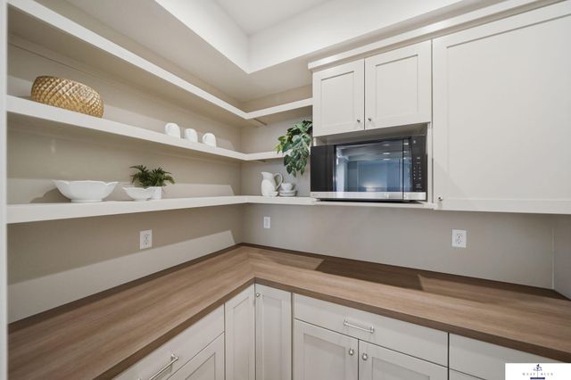 7740 Vera Drive, Lincoln, NE 68516
