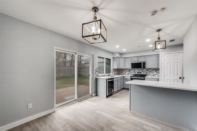 2006 Elmridge Drive, Arlington, TX 76012