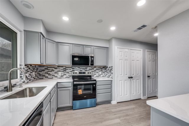 2006 Elmridge Drive, Arlington, TX 76012