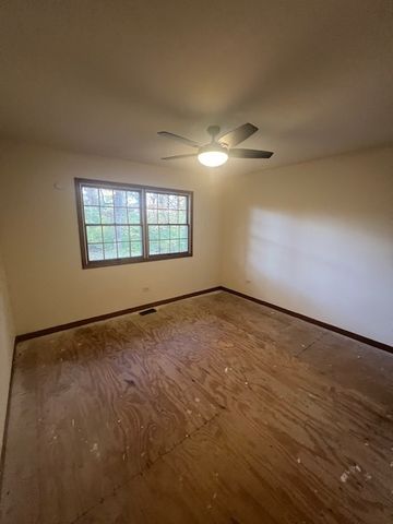 60 W Tam O Shanter Drive, Crete, IL 60417