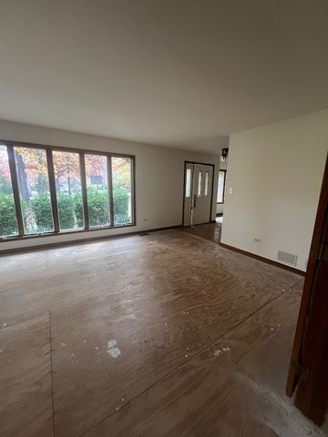 60 W Tam O Shanter Drive, Crete, IL 60417