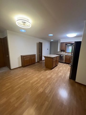 60 W Tam O Shanter Drive, Crete, IL 60417