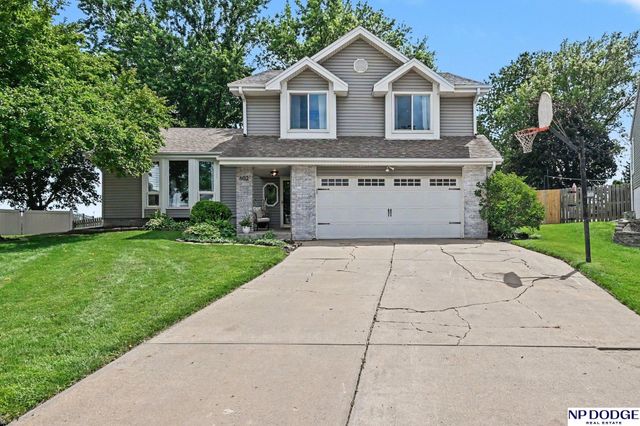 602 N 151 Circle, Omaha, NE 68154