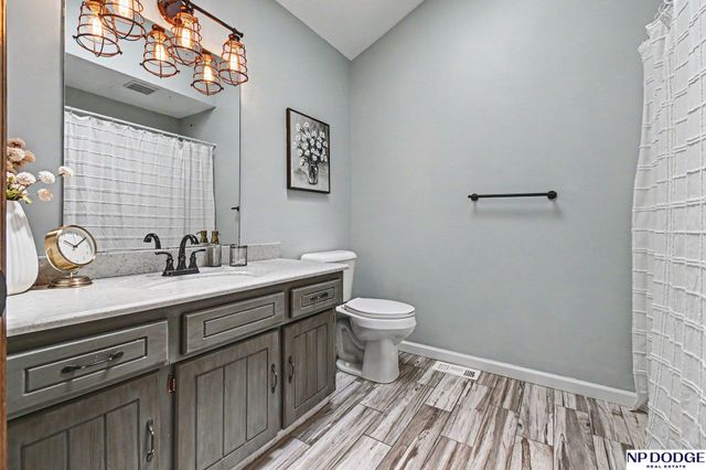 602 N 151 Circle, Omaha, NE 68154