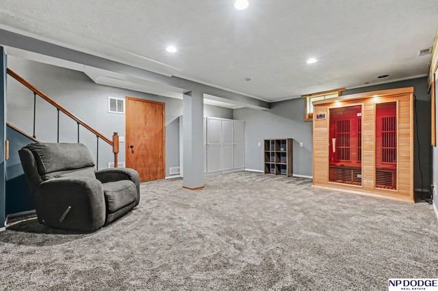 602 N 151 Circle, Omaha, NE 68154