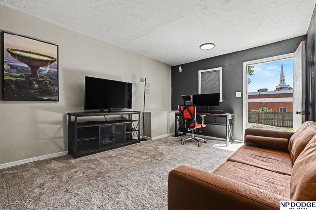 602 N 151 Circle, Omaha, NE 68154