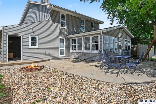 602 N 151 Circle, Omaha, NE 68154