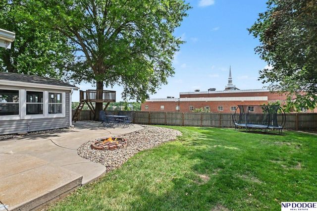 602 N 151 Circle, Omaha, NE 68154