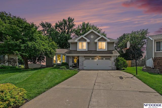 602 N 151 Circle, Omaha, NE 68154