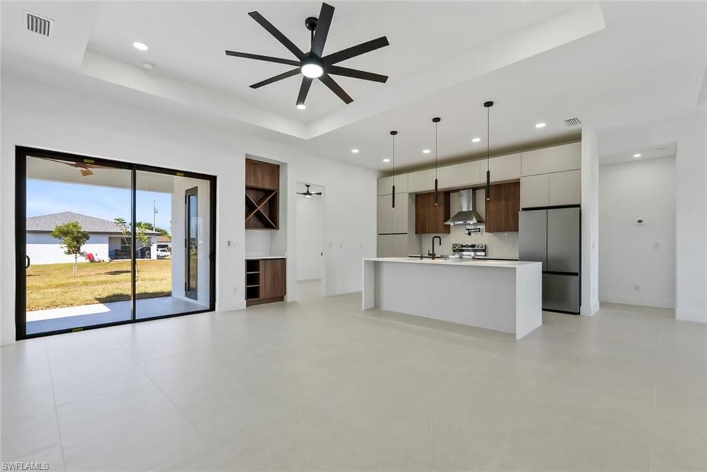 Image 12 of property listing at 1804 Nelson RD N, Cape Coral, FL 33993