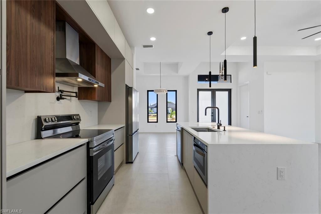 Image 18 of property listing at 1804 Nelson RD N, Cape Coral, FL 33993