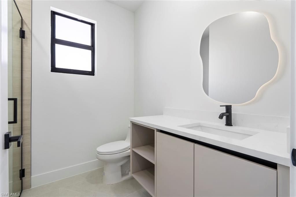 Image 6 of property listing at 1804 Nelson RD N, Cape Coral, FL 33993