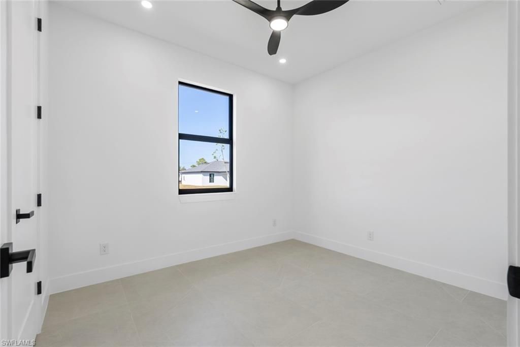 Image 7 of property listing at 1804 Nelson RD N, Cape Coral, FL 33993