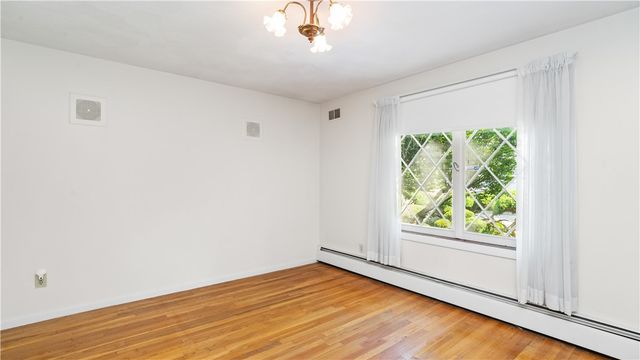 20 Oak Dell Circle, East Greenwich, RI 02818