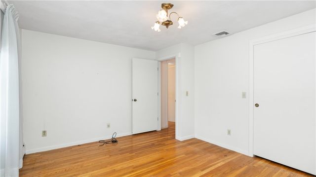20 Oak Dell Circle, East Greenwich, RI 02818