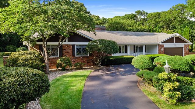 20 Oak Dell Circle, East Greenwich, RI 02818
