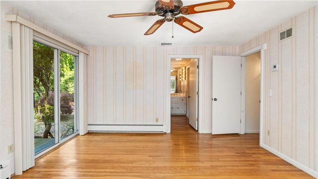20 Oak Dell Circle, East Greenwich, RI 02818