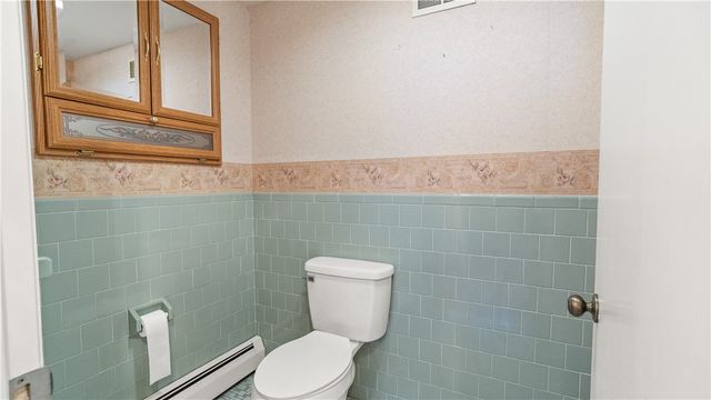 20 Oak Dell Circle, East Greenwich, RI 02818
