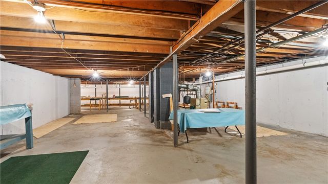 20 Oak Dell Circle, East Greenwich, RI 02818