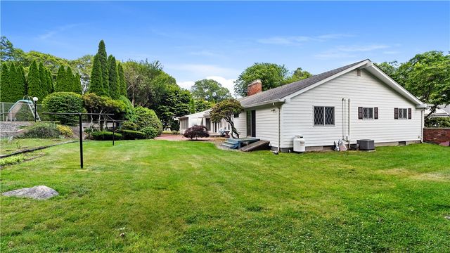 20 Oak Dell Circle, East Greenwich, RI 02818