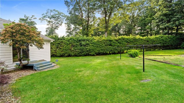 20 Oak Dell Circle, East Greenwich, RI 02818