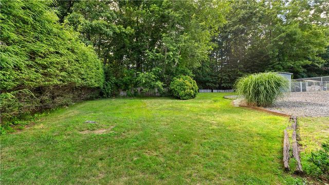 20 Oak Dell Circle, East Greenwich, RI 02818