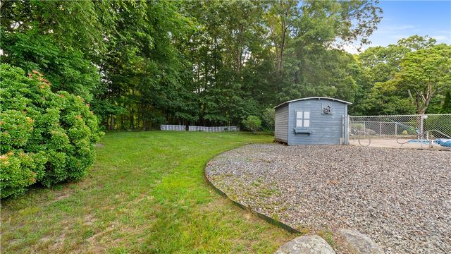 20 Oak Dell Circle, East Greenwich, RI 02818