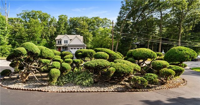 20 Oak Dell Circle, East Greenwich, RI 02818