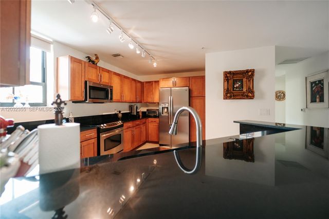 8390 SW 72nd Avenue 707, Miami, FL 33143
