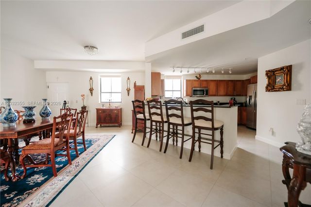 8390 SW 72nd Avenue 707, Miami, FL 33143