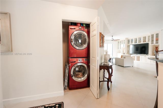 8390 SW 72nd Avenue 707, Miami, FL 33143