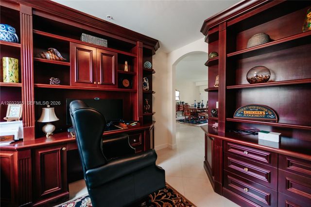 8390 SW 72nd Avenue 707, Miami, FL 33143