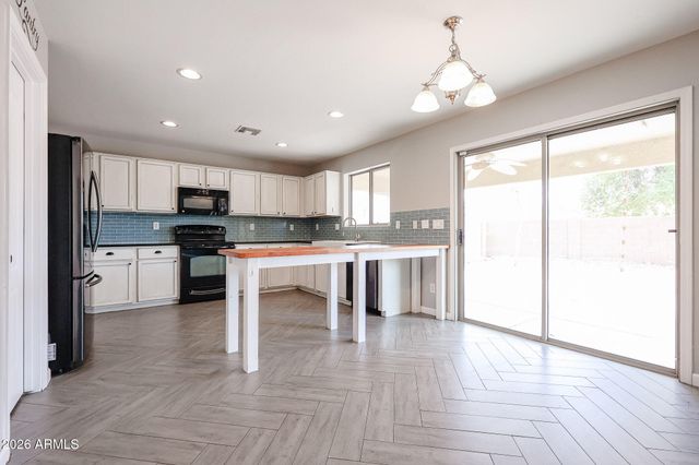 24885 W WAYLAND Drive, Buckeye, AZ 85326