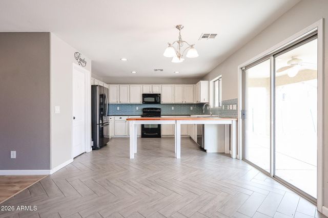 24885 W WAYLAND Drive, Buckeye, AZ 85326