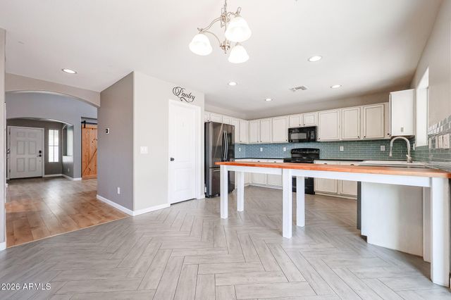 24885 W WAYLAND Drive, Buckeye, AZ 85326