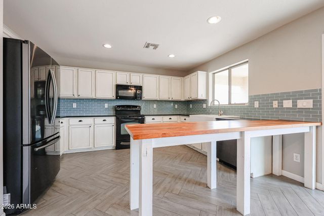 24885 W WAYLAND Drive, Buckeye, AZ 85326