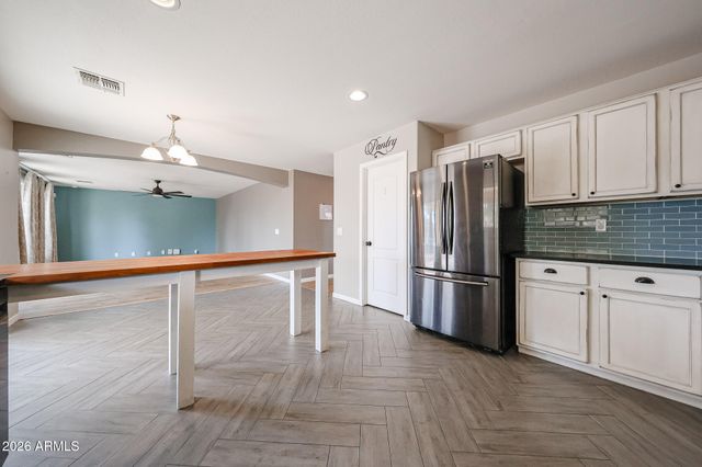 24885 W WAYLAND Drive, Buckeye, AZ 85326