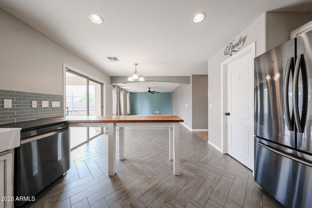 24885 W WAYLAND Drive, Buckeye, AZ 85326