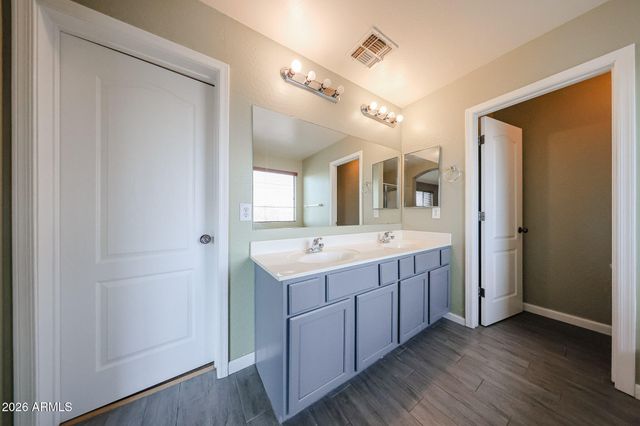 24885 W WAYLAND Drive, Buckeye, AZ 85326