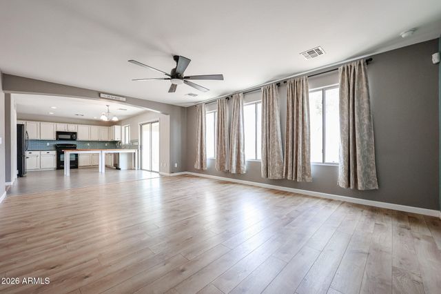 24885 W WAYLAND Drive, Buckeye, AZ 85326