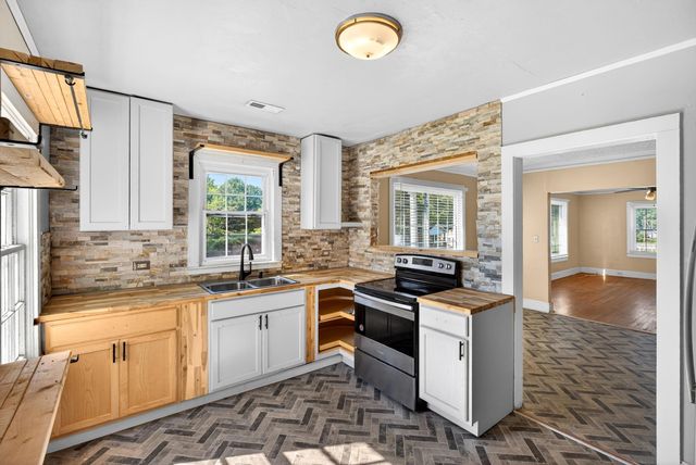 270 W Hayne Street, Woodruff, SC 29388