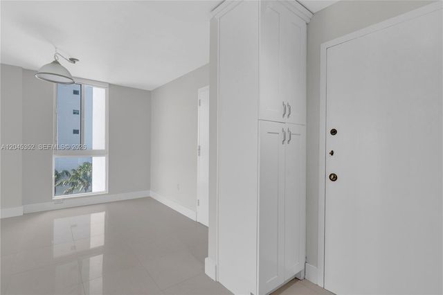 7928 W Dr 606 606, North Bay Village, FL 33141