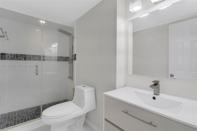 7928 W Dr 606 606, North Bay Village, FL 33141